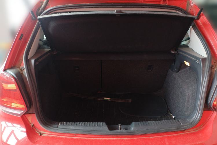 Used Volkswagen Polo 2016 1.6L Automatic Luxury Model Trunk