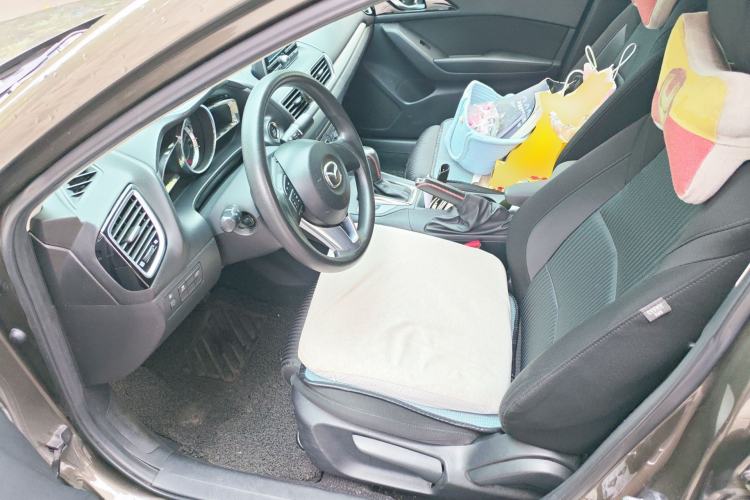 Used Mazda 3 Axela 2014 Sedan 1.5L Automatic Comfort Model