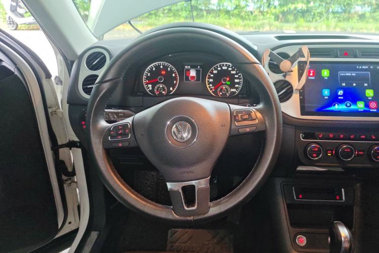 Used Volkswagen Tiguan 2015 1.8TSI Automatic Two-Wheel Drive Luxury Model Steering Wheel
