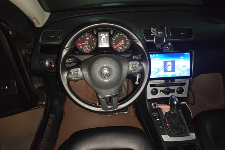 Used Volkswagen Magotan 2013 2.0 TSI Luxury Model Steering Wheel