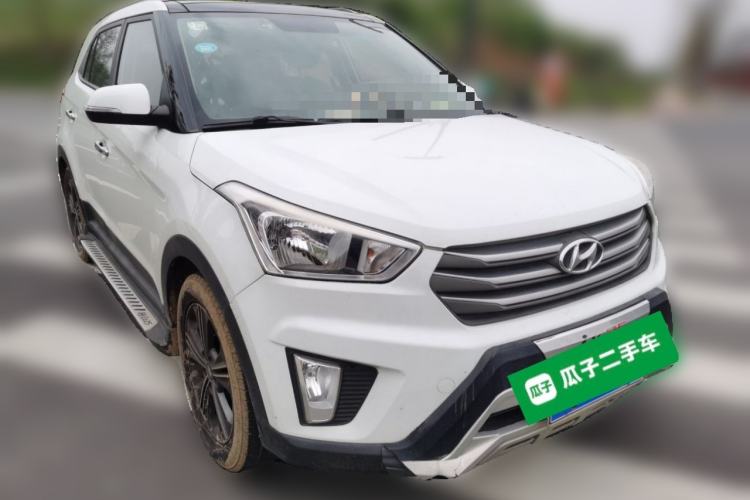 Used Hyundai ix25 2015 1.6L Automatic Two-Wheel Drive Smart GLS Trim Front Right 45 Deg