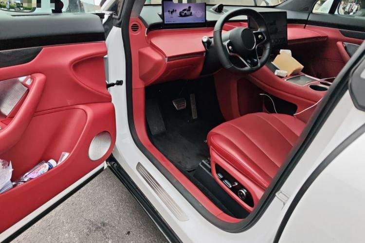 Used Hima Luxeed R7 2024 All-Electric 802 km Max Driver Seat