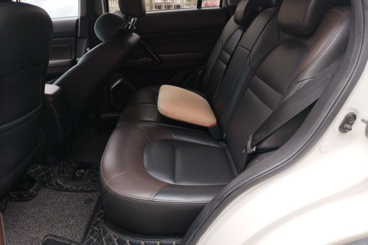 Used GAC Trumpchi GS4 2017 200T G-DCT Two-Wheel Drive Elite Edition Left Rear Seat