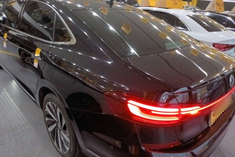 Used Volkswagen Passat 2022 330TSI Starry Luxury Edition Exterior 2