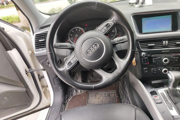 Used Audi Q5 2016 40 TFSI Trendy Edition Steering Wheel