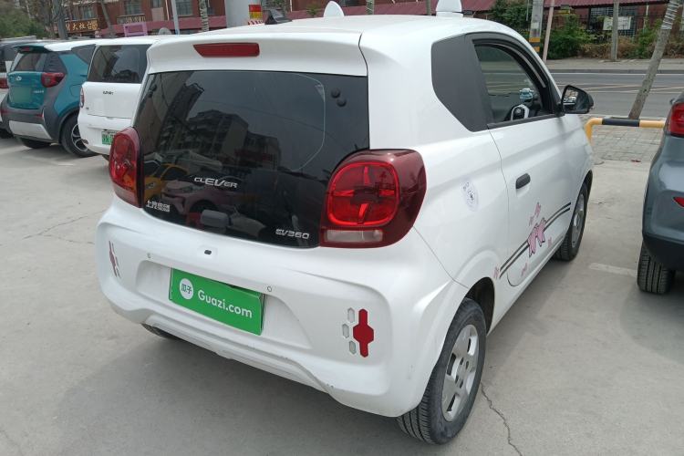 Used Roewe Clever 2021 302 km New Four-Seater Super-Efficient Version Rear Right 45 Deg