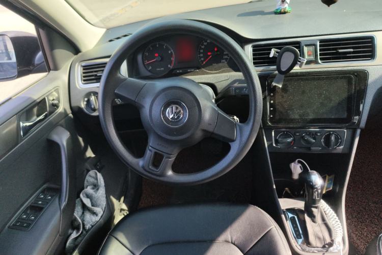 Used Volkswagen Santana 2015 1.6L Automatic Comfort Edition Steering Wheel