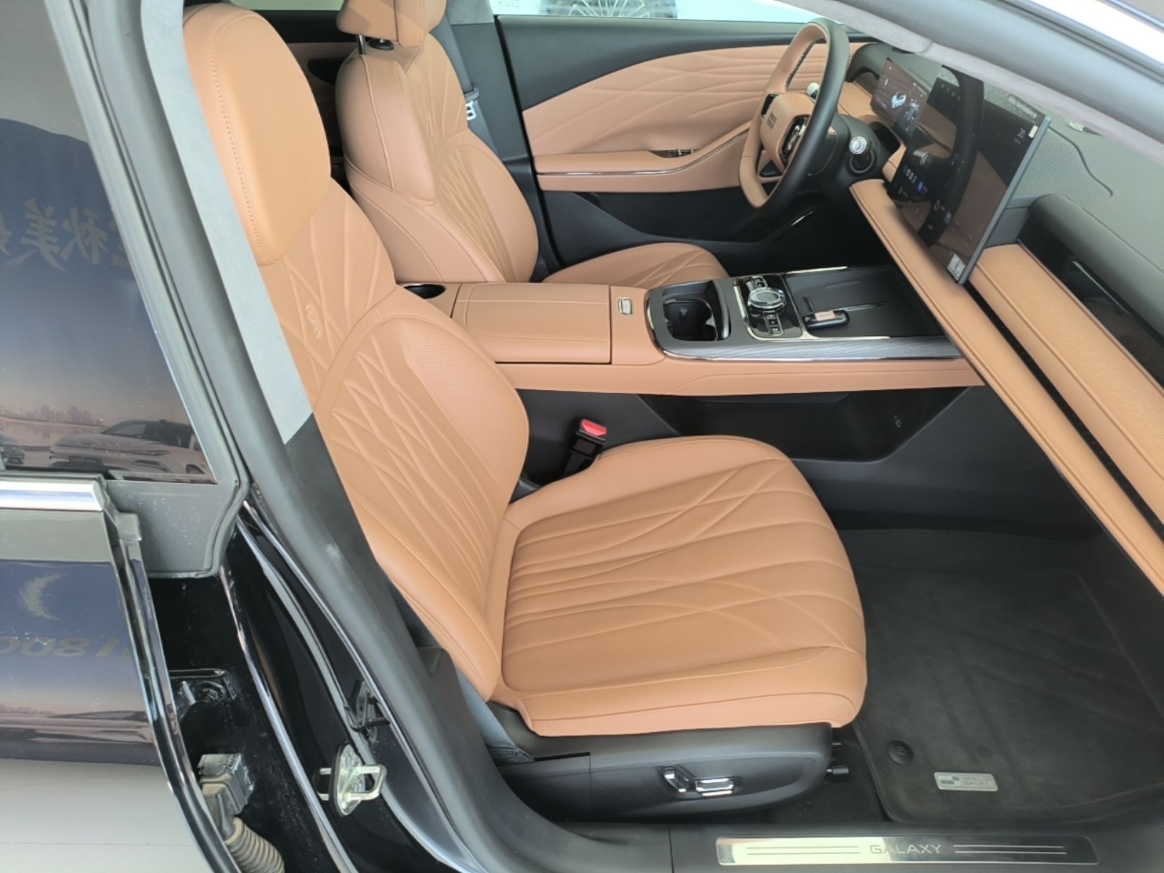 Geely Galaxy 8 2025 130km EM-P Starship Edition — снимка 19