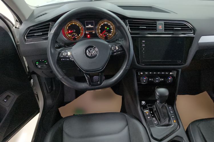Used Volkswagen Tiguan L 2020 330TSI Automatic Two-Wheel Drive Smart Luxury Edition China VI Standard Steering Wheel