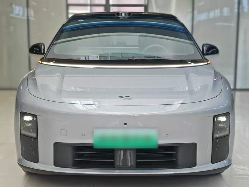 Used Li Auto i6 2025 Model Four-Wheel-Drive Standard Type — 2