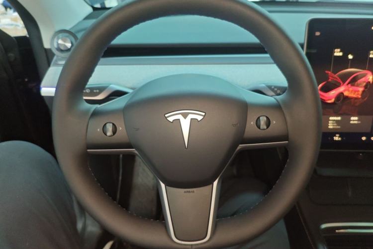 Used Tesla Model Y 2024 Rear-Wheel-Drive Version Steering Wheel