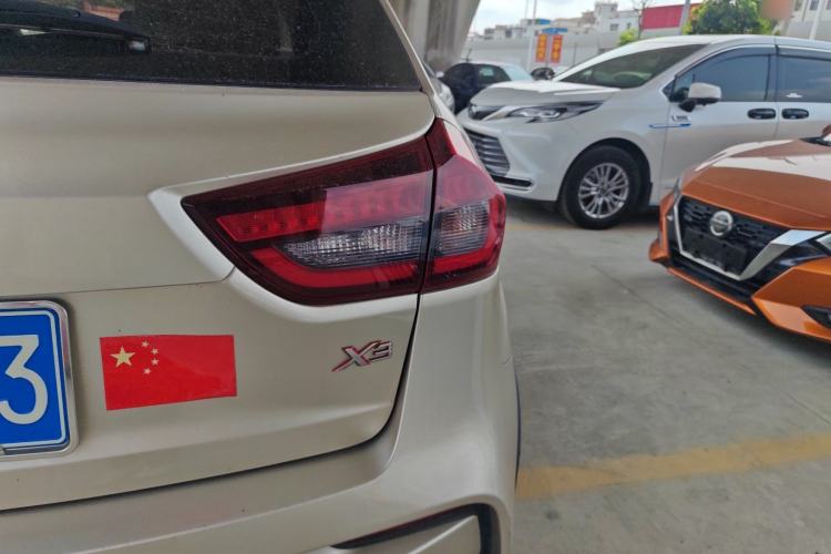 Used Geely Auto Vision X3 2019 Upgraded Model 1.5L CVT Prestige Version Exterior 3