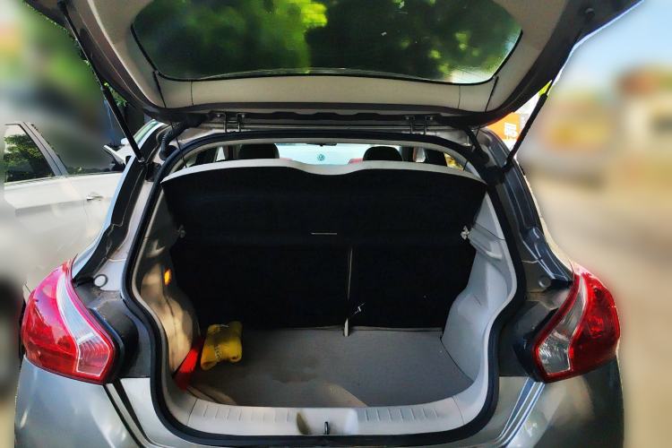 Used Nissan Tiida 2011 1.6L CVT Comfort Model Trunk