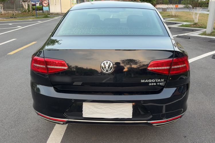 Used Volkswagen Magotan 2017 330TSI DSG Luxury Model Rear