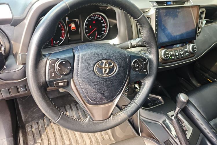 Used Toyota RAV4 2016 2.0L CVT Two-Wheel Drive Smart Edition China V Standard
