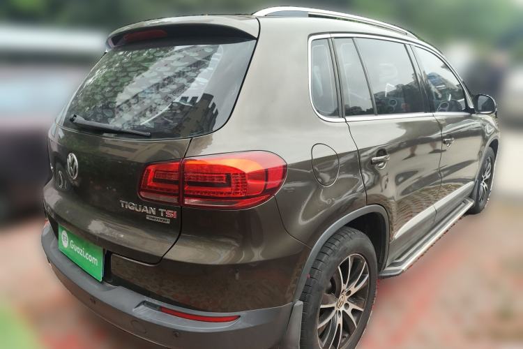 Used Volkswagen Tiguan 2015 1.8TSI Automatic All-Wheel-Drive Luxury Model Rear Right 45 Deg