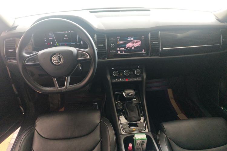 Used Skoda Kodiaq 2019 Facelifted TSI330 5-Seater Two-Wheel-Drive Luxury Enjoyment Edition China VI Standard Center Console
