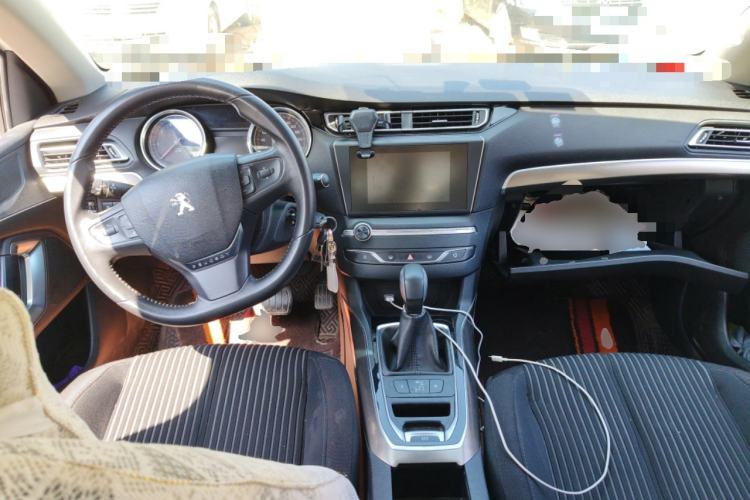 Used Peugeot 408 2018 Revised 350THP Automatic Luxury Edition Center Console