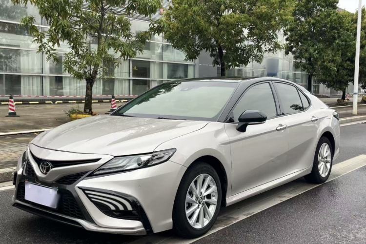Used Toyota Camry 2021 2.0G Luxury Edition
