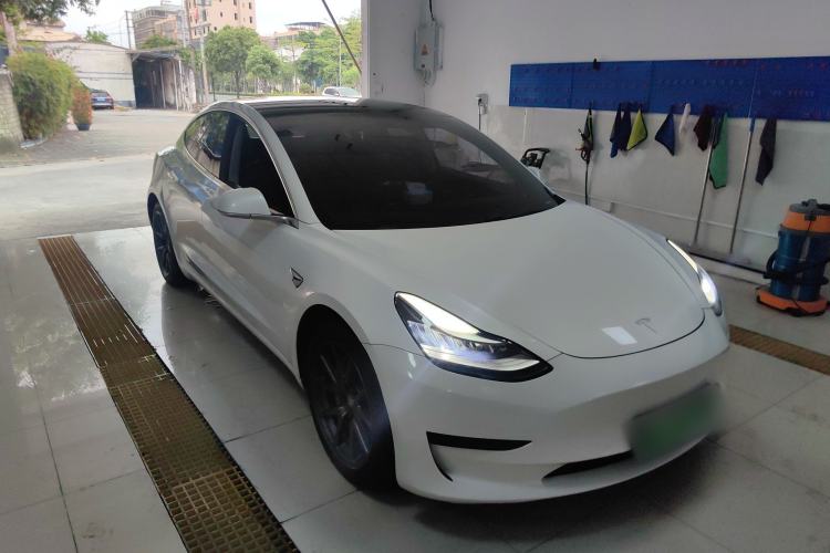 Used Tesla Model 3 2020 Revised Version Standard Range Rear-Wheel Drive – Upgraded Edition Front Right 45 Deg