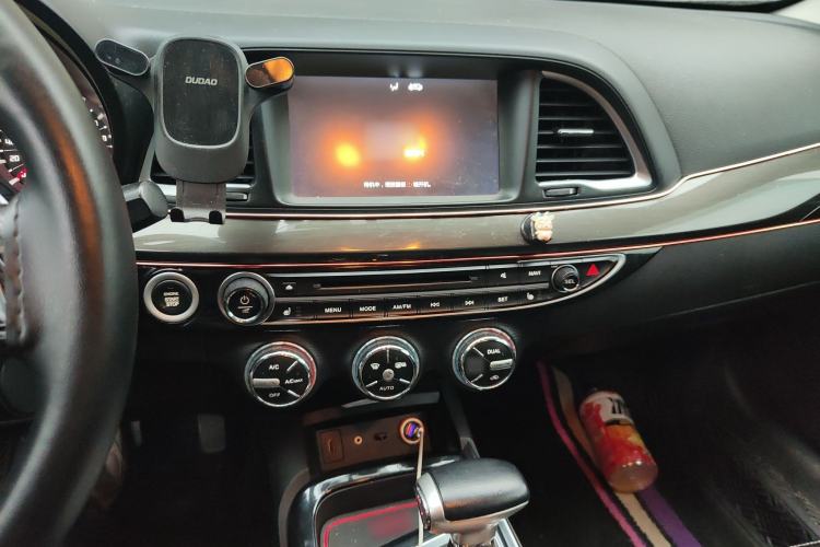 Used GAC Trumpchi GA6 2015 1.8T DCT Luxury Navigation Model Audio And AC Panel