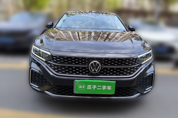 Used Volkswagen Passat 2022 330TSI Starry Luxury Edition