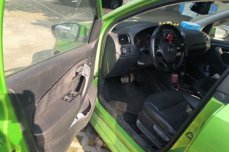 Used Volkswagen Polo 2014 1.6L Automatic Luxury Edition
