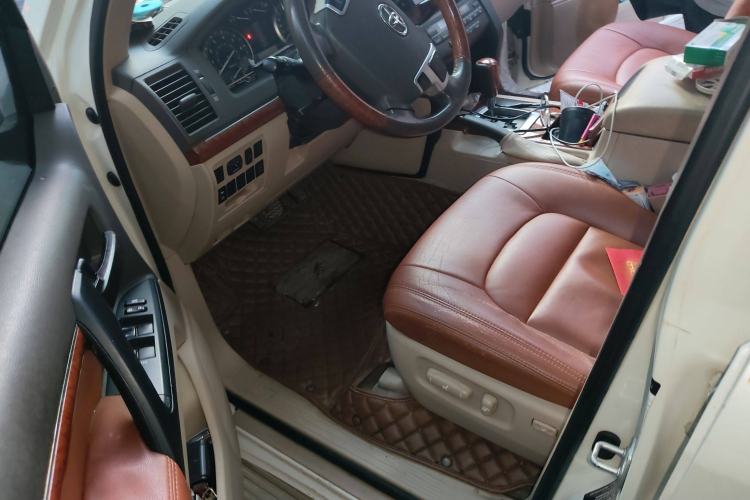 Used Toyota Land Cruiser 2015 4.0L V6 Middle East Limited Edition