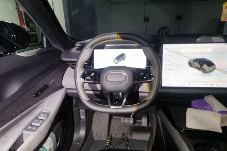 Used Lynk & Co 08 EM-P 2025 120km Long-Range Pro
