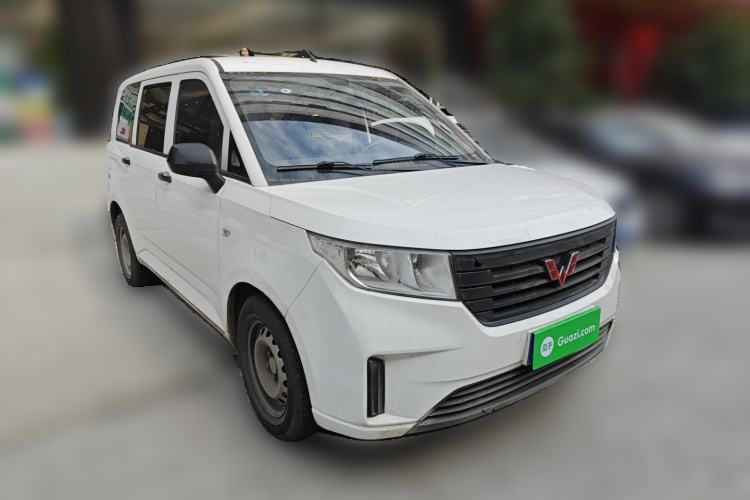 Used Wuling Hongguang PLUS 2019 1.5T Manual Standard Edition 5 Seats