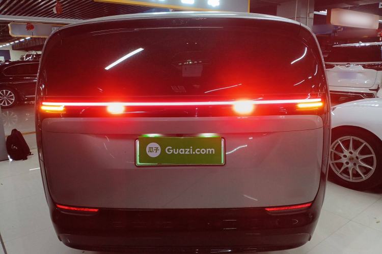 Used Li Auto MEGA 2024 Ultra Model
