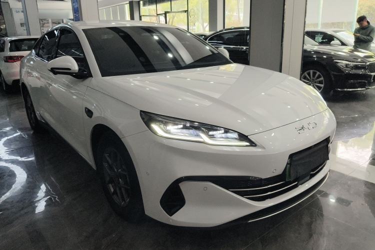 Used BYD Seal 06 New Energy 2025 DM-i Smart Drive 80KM Luxury Model Front Right 45 Deg