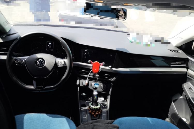 Used Volkswagen Bora 2021 1.5L Automatic Fashionable Smart Connectivity Version Center Console