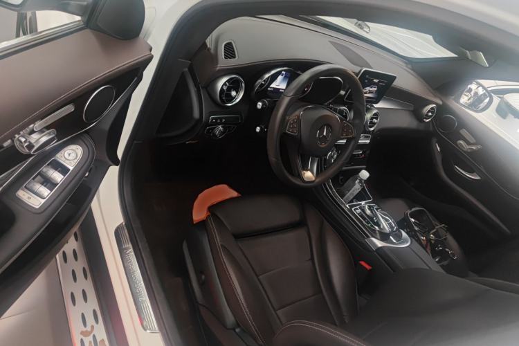 Used Mercedes-Benz GLC 2018 Facelift GLC 260 4MATIC Luxury Edition
