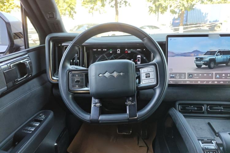 Used Formula Leopard Leopard 5 2024 Cloud Ride Luxury Edition