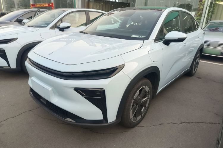 Used Livan 7 2024 605 km Glory Edition