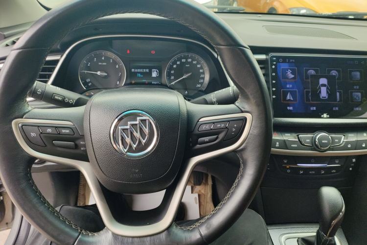 Used Buick Excelle GX 2018 18T Automatic Flagship Model Center Console