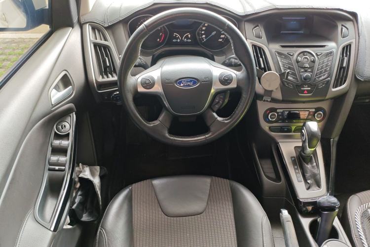 Used Ford Focus 2012 Sedan 1.6L Automatic Fashion Edition