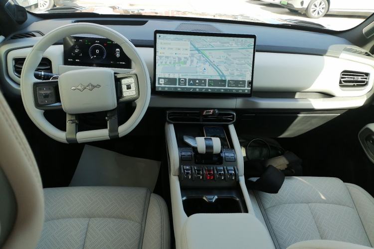 Used Formula Leopard Titanium 3 2025 501 km Four-Wheel Drive Drone Edition Center Console