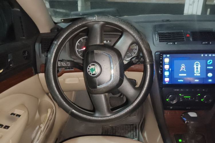 Used Skoda Octavia 2013 1.6L Automatic Yijie Edition Steering Wheel