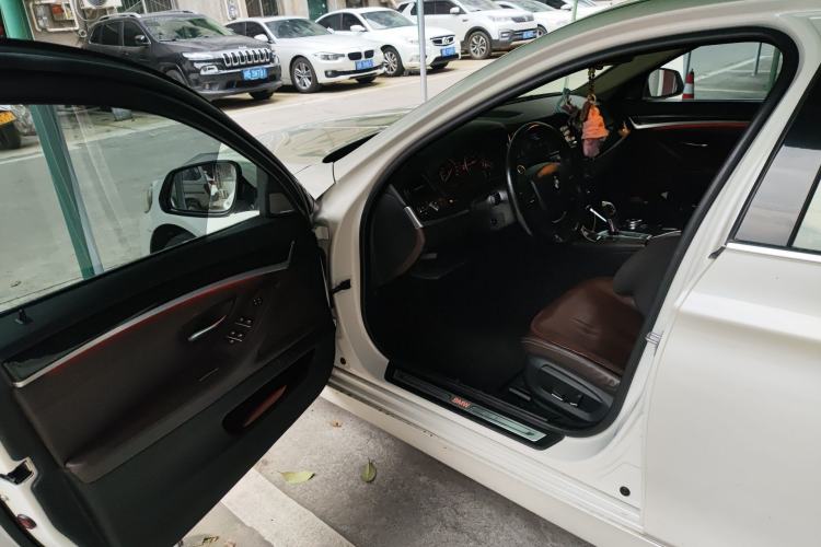 Used BMW 5 Series 2014 525Li Luxury Design Package
