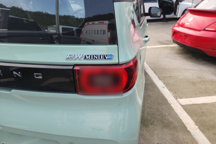 Used Wuling Hongguang MINIEV 2022 Macaron Premium Model – Lithium Ternary Battery
