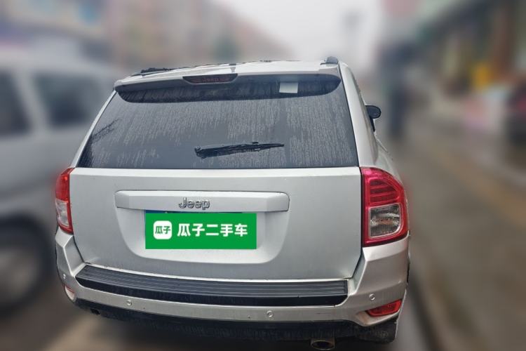 Used Jeep Compass 2011 2.4L four-wheel drive Comfort version