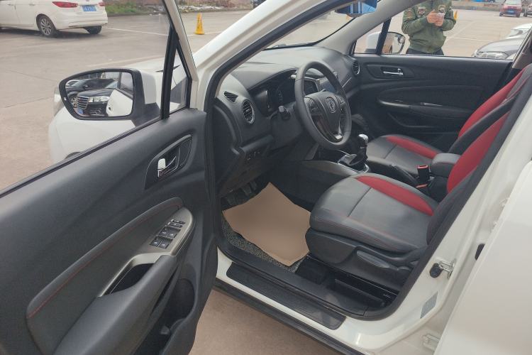 Used CHANGAN CS15 2016 1.5L Manual Fashion Edition
