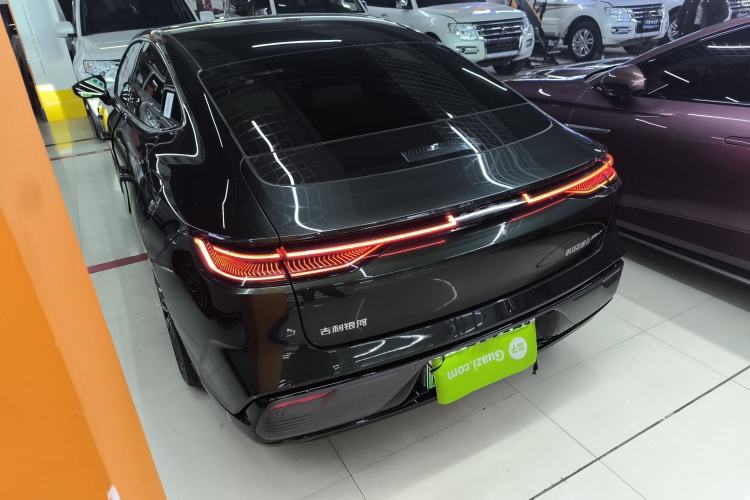 Used Geely Galaxy 8 2025 130km EM-P Starship Edition Exterior 2