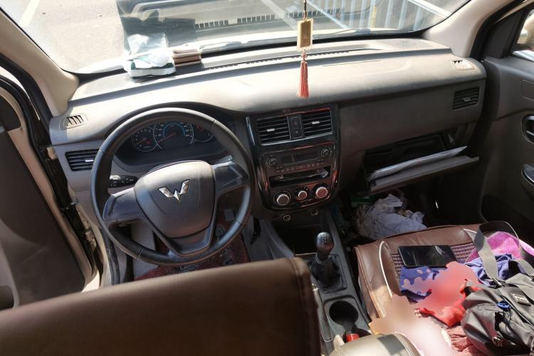 Used Wuling Rongguang V 2016 1.5L Practical Version Non-Power-Assisted