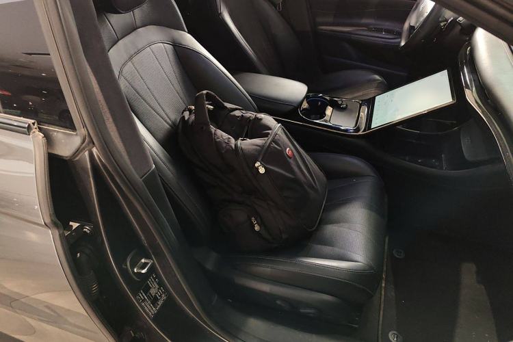 Used IM L7 2022 Dynamic Model Right Front Seat