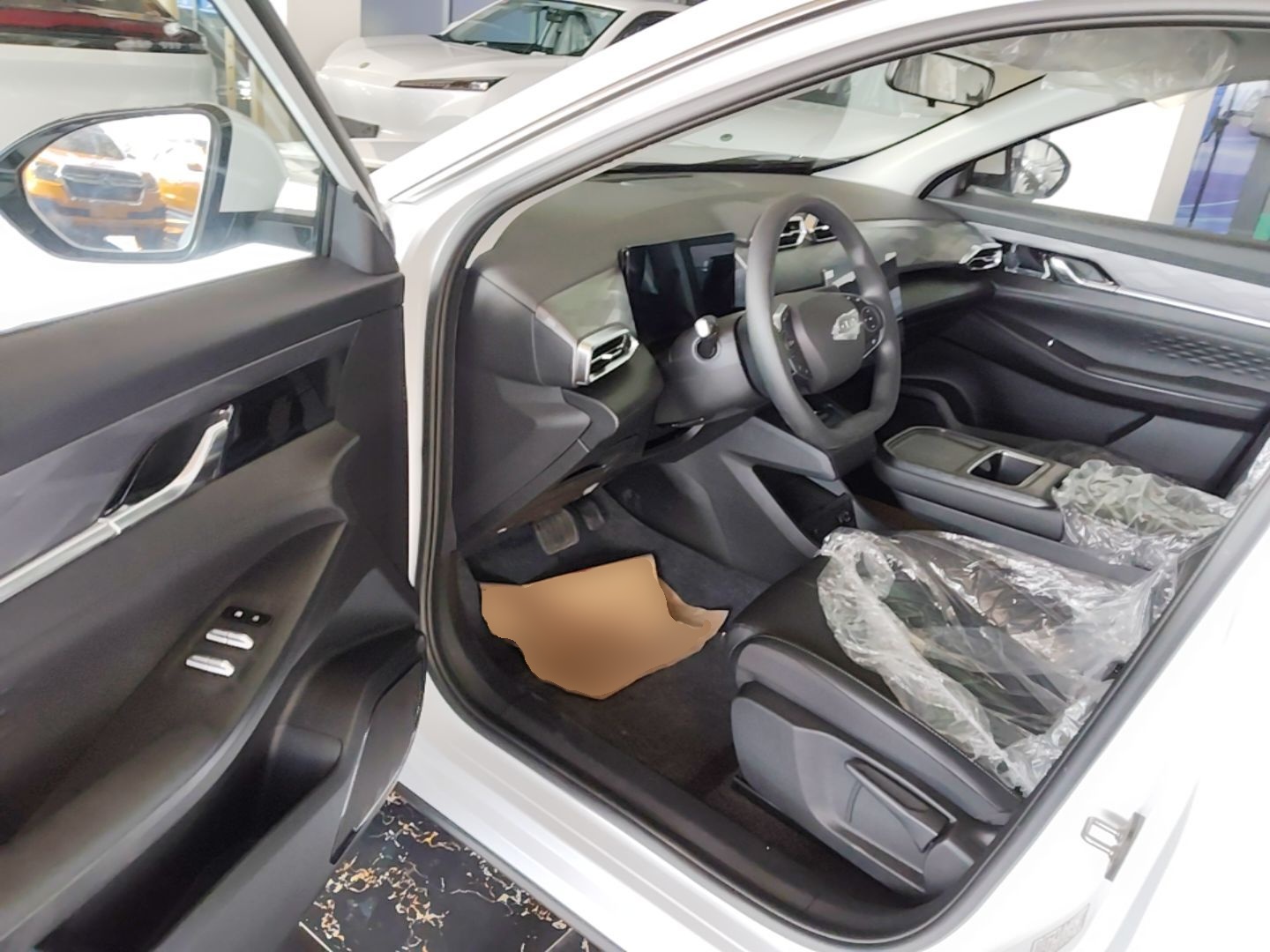 Dongfeng Aeolus SKY EV01 2025 530 km AIR Elite Edition — снимка 18