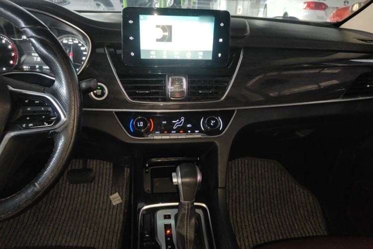 Used Baojun 560 2017 1.5T DCT Flagship Model 7 Seats