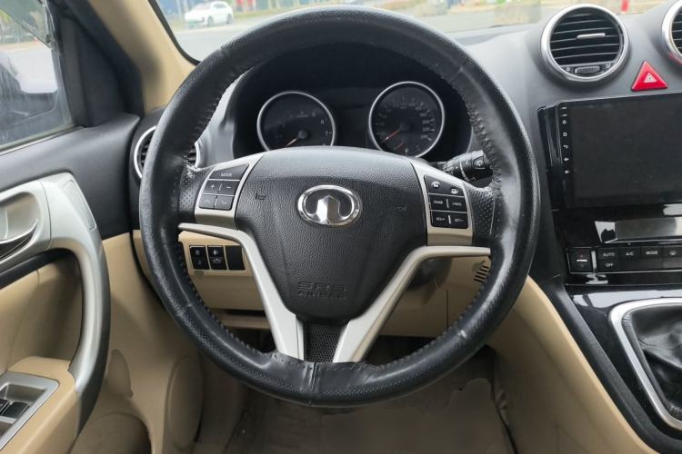 Used Haval H6 2013 Upgraded Model 1.5T Manual Two-Wheel Drive Urban Version Steering Wheel
